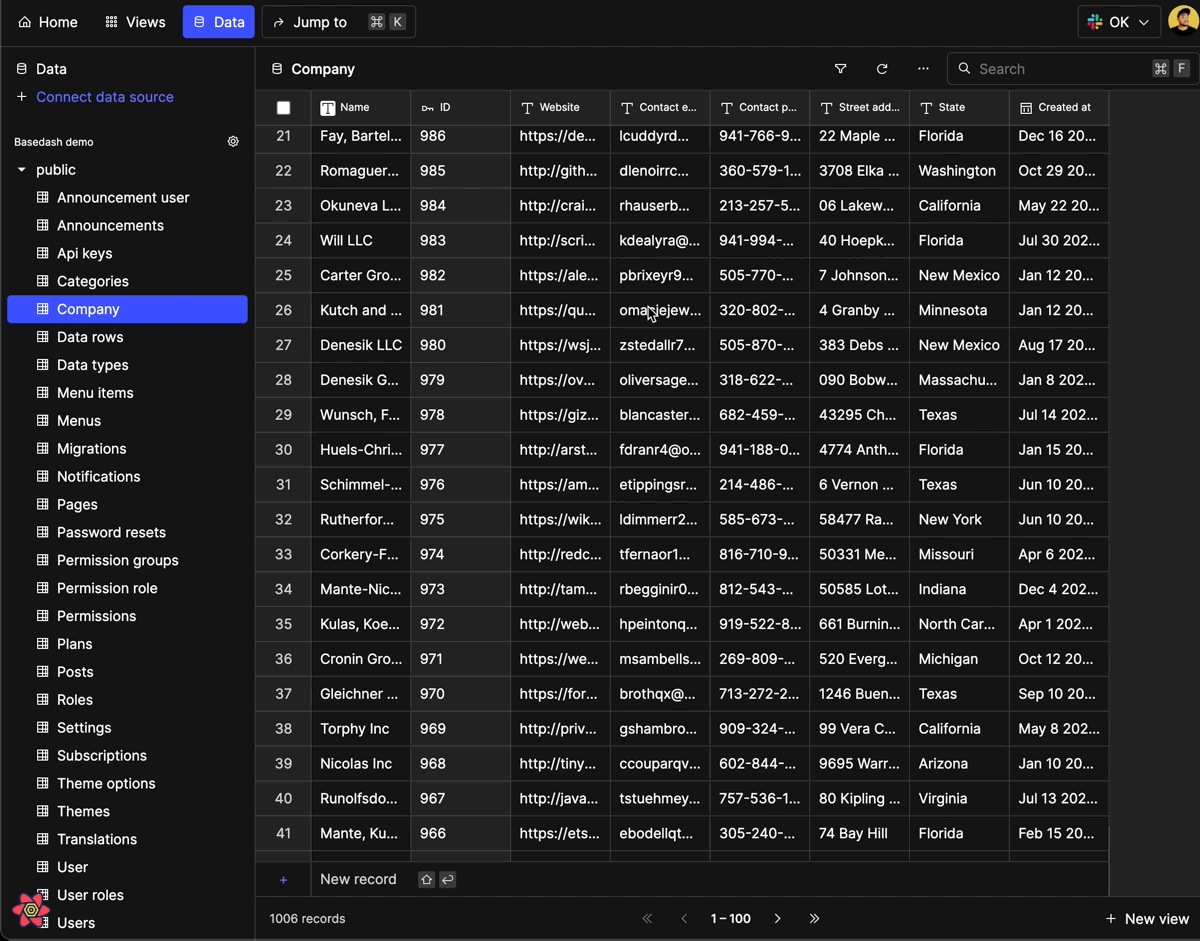 The highlights show how often each table cell is re-rendering as the user scrolls.